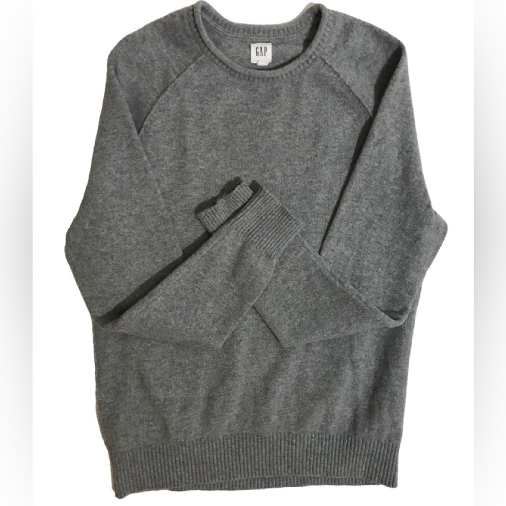 GAP Heather Gray Long Sleeve Sweater. Sz M.